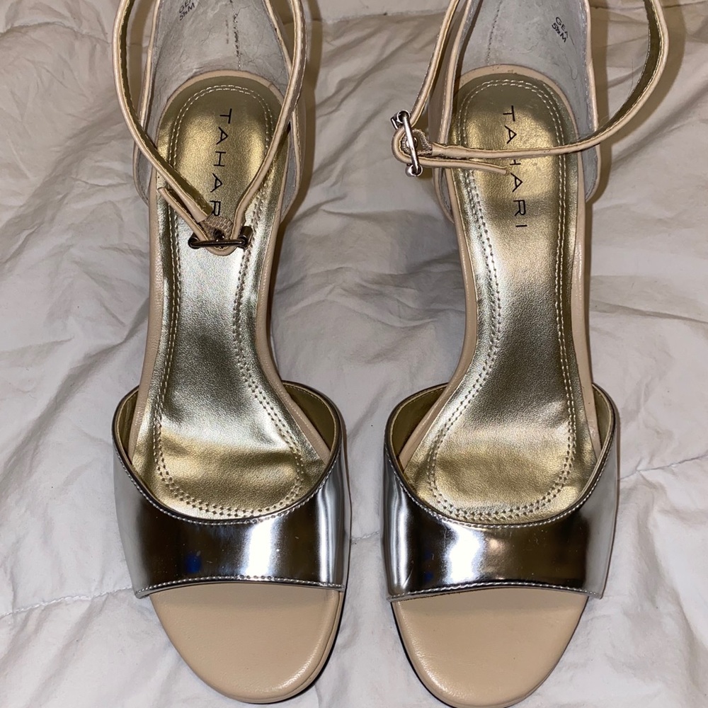 Women’s Tahari dressy , formal , pumps, heels size 5.5M